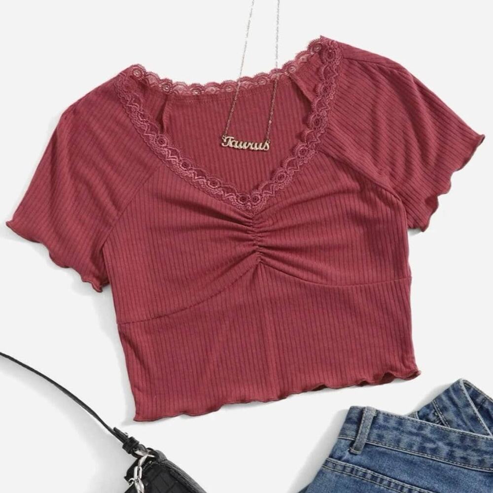 Lace Trim Raglan Sleeve Ruched Rib-knit Crop Tee
